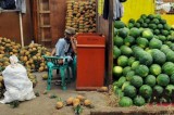 印度尼西亚水果商贩的日常生活