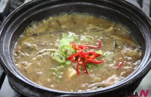 韩国传统营养美食-牛肉酱汤