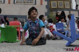 也门残疾儿童穿上新衣
