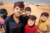 叙利亚难民村儿童嬉戏