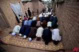 巴基斯坦穆斯林小巷里的祈祷