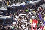 西班牙马德里爆发游行示威