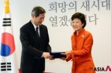 韩国总统当选人朴槿惠接见中国政府特使张志军