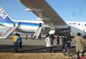 日本波音787飞机连发事故全面停飞