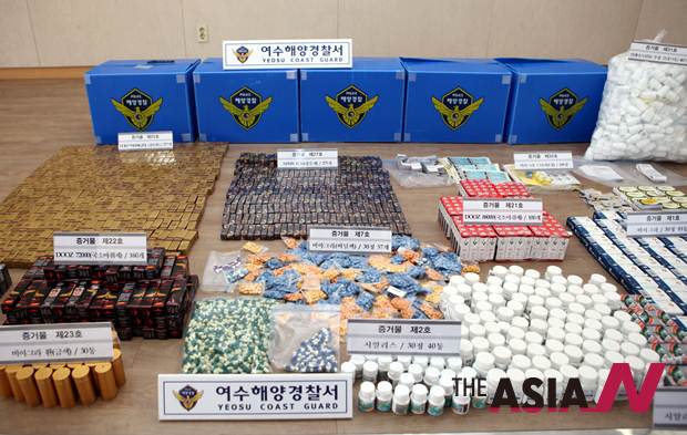 2012年4月，韩国丽水海洋警察所缴获的伪造男性功能障碍药物  图片：（韩）NEWSis